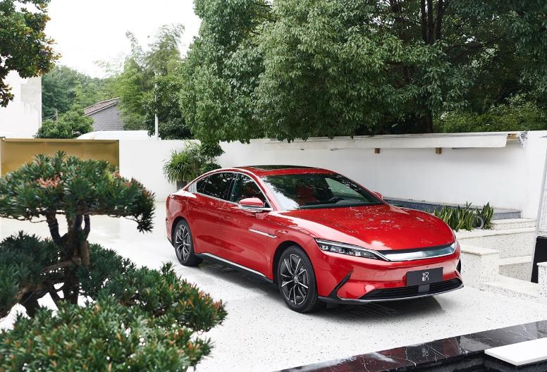 20多万的国产轿车，一年卖出10万台，国货黑粉们服不服？