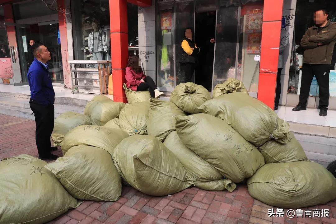 被查了!罗庄这家店卖的耐克、阿迪全是假的