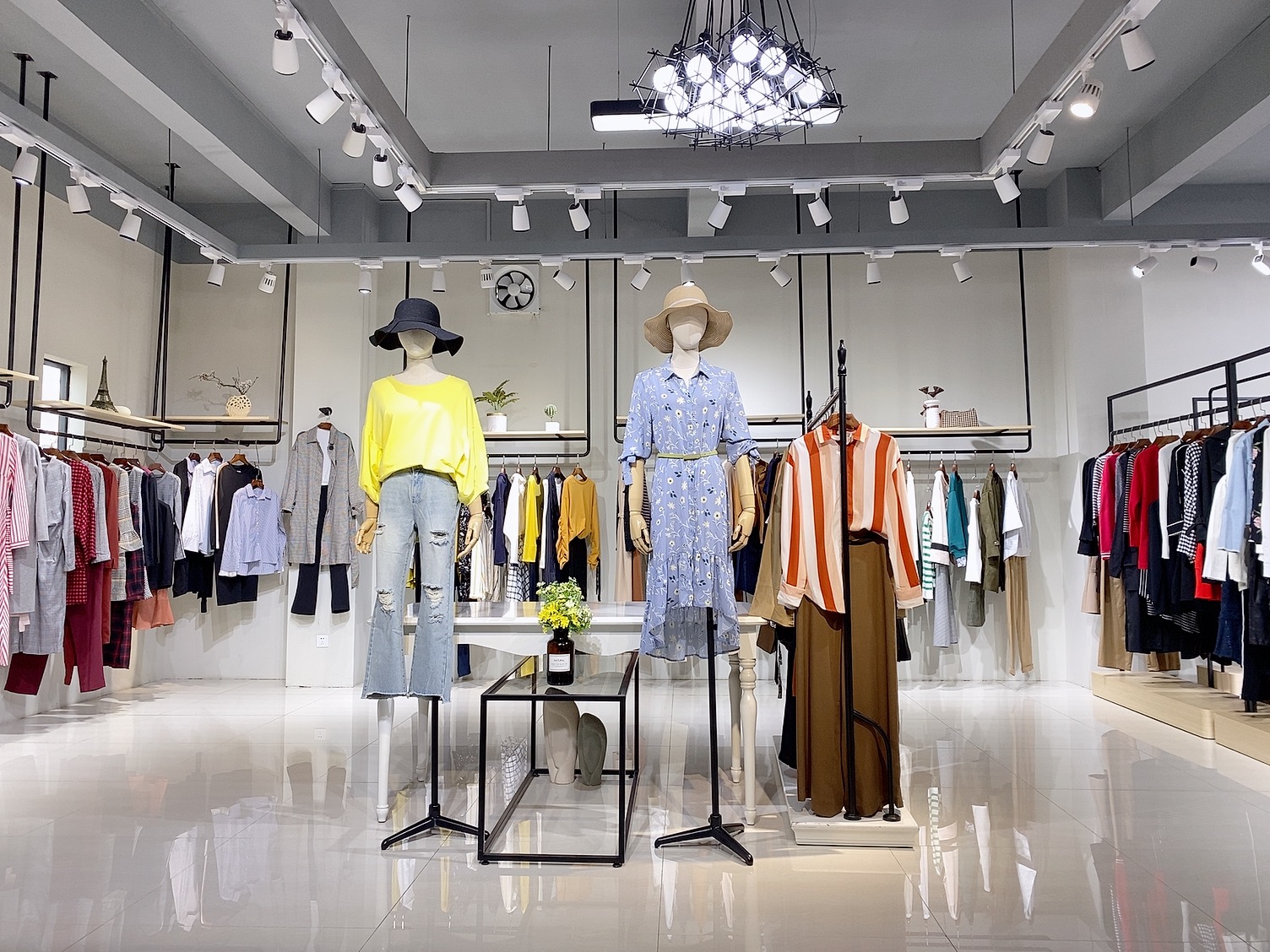 快手抖音卖衣服靠平台推吗,抖音网红女装在哪里找