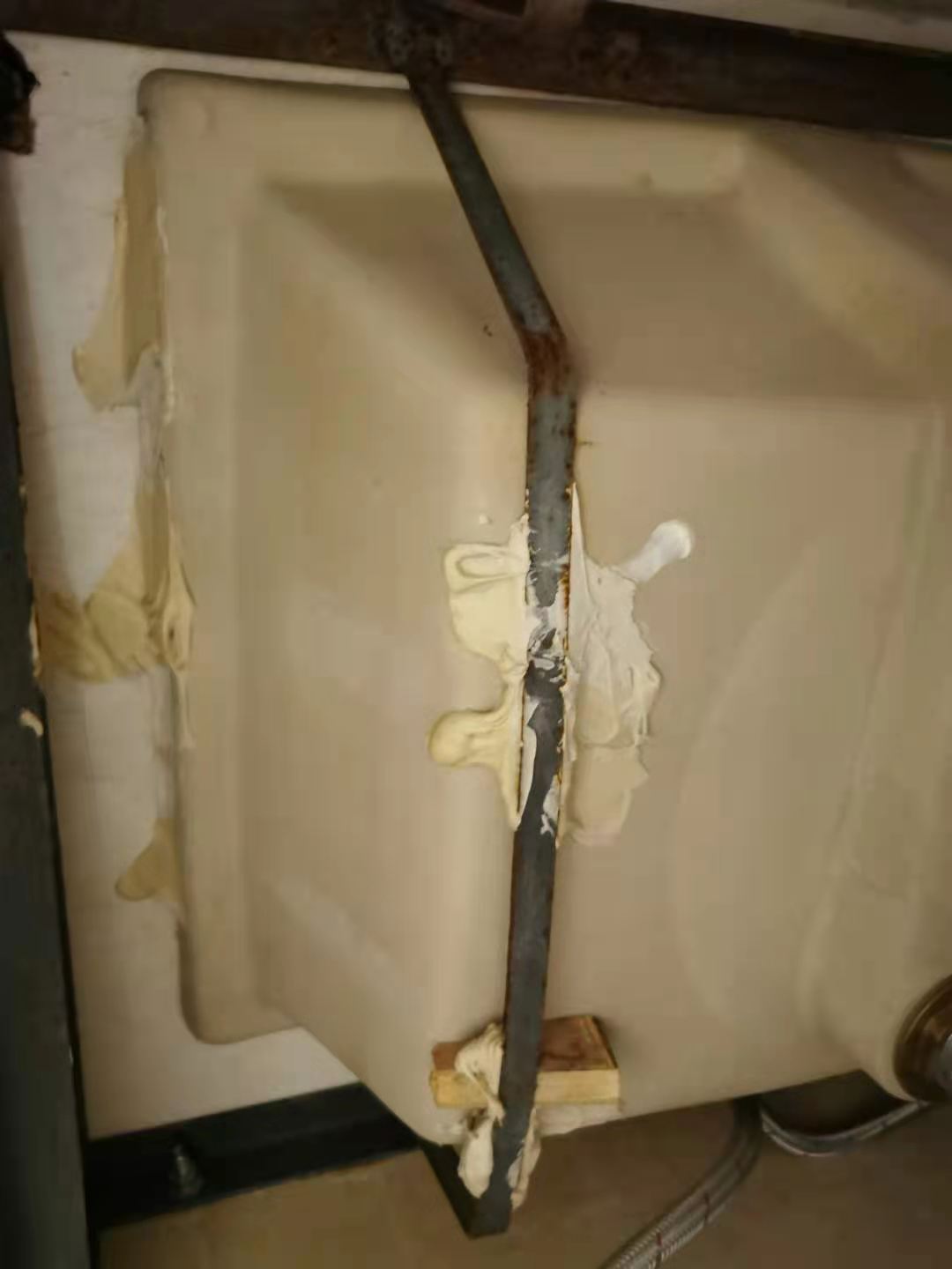 为什么卫生间不会渗水,为什么卫生间不漏水墙里潮湿