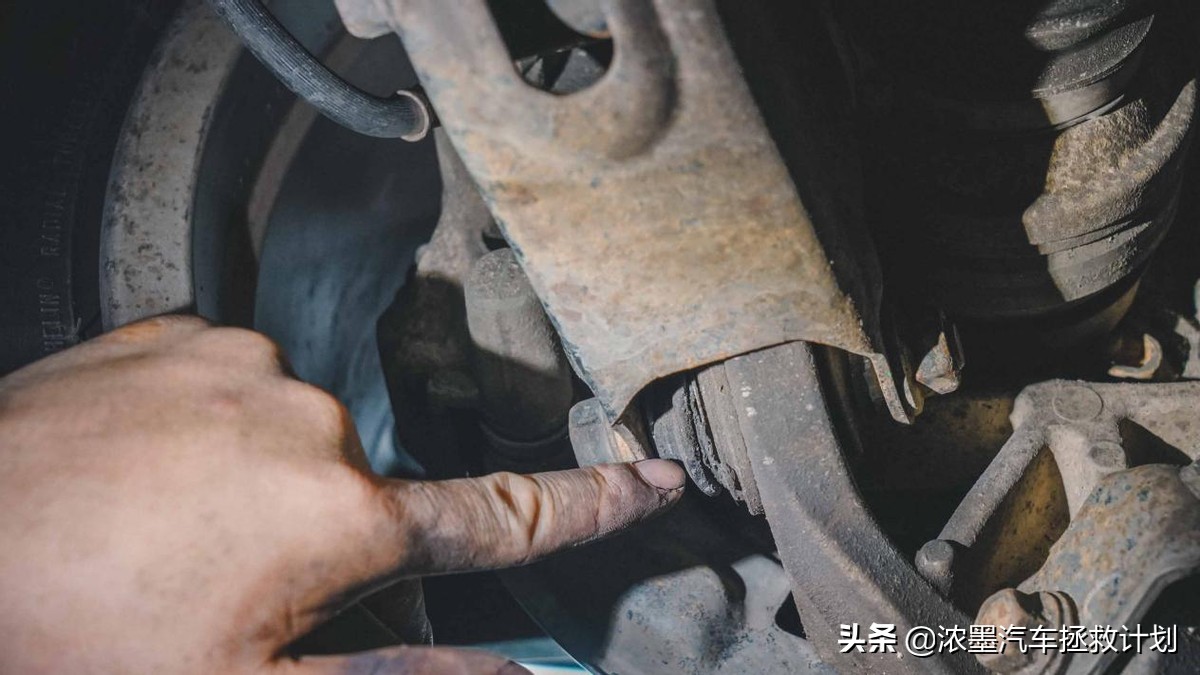 12年丰田皇冠方向机异响维修,新款丰田皇冠异响