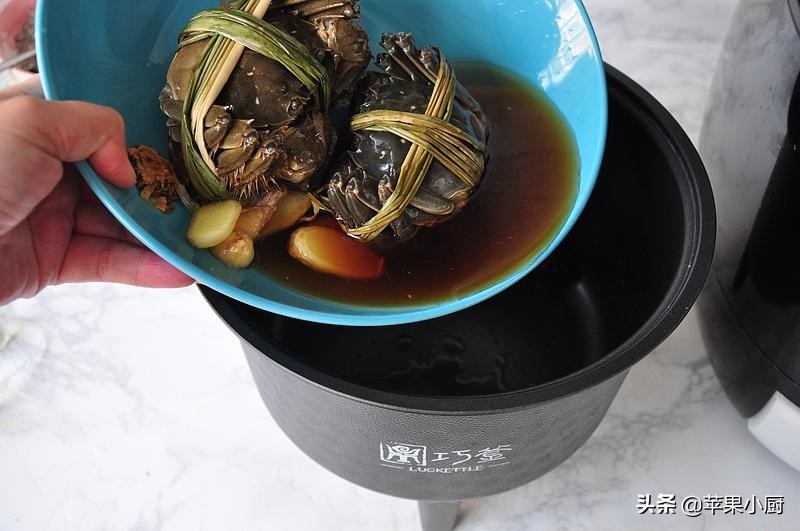 大闸蟹一般要煮几分钟,大闸蟹一般煮几分钟就熟了