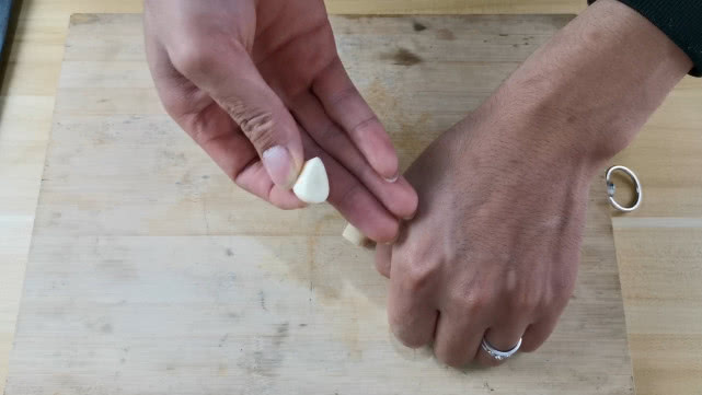 大蒜的这些用途你知道吗？解决了生活中的烦恼！进来学一学吧