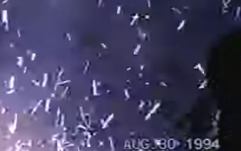 穿越窗户、飞入居民家中爆炸的球状闪电，刘慈欣为之著有同名书籍