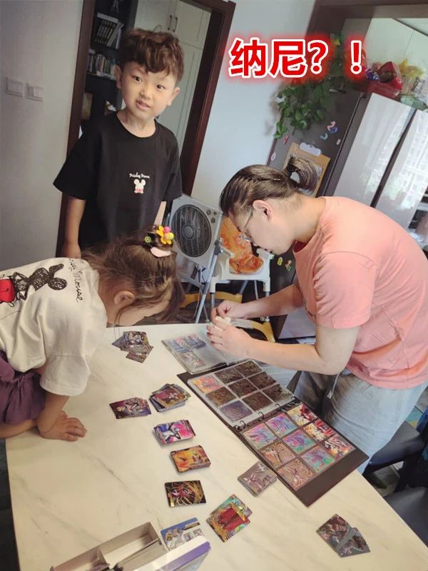 奥特曼卡片是买传奇好还是黑钻好,奥特曼卡片到底该不该给小孩买