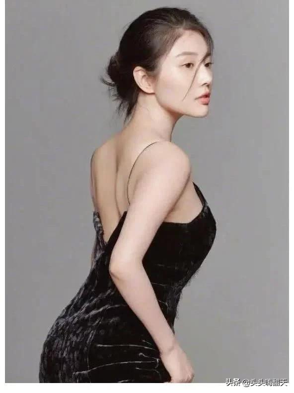 徐冬冬意大利足球宝贝高清壁纸,足球宝贝徐冬冬高清壁纸2010年