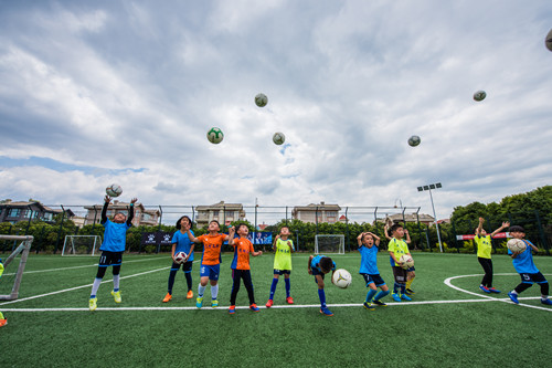 与梦想同行微队课,昆明青少年足球冬令营