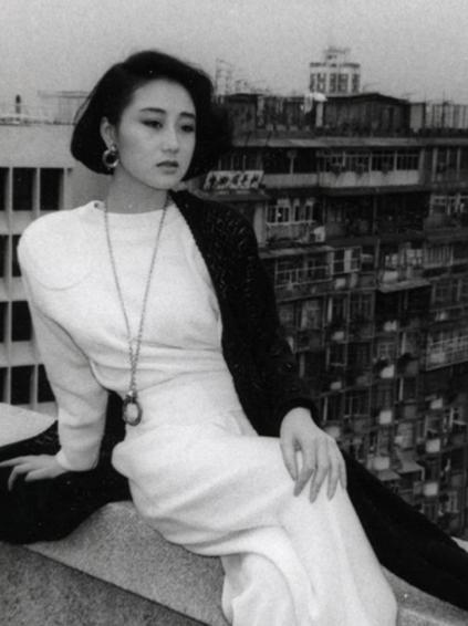 何鸿燊的传奇情史,和5个女人纠缠79年之久,风流半生却无一真爱