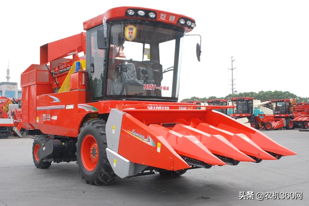 巨明玉米机视频全集,巨明玉米茎穗兼收机