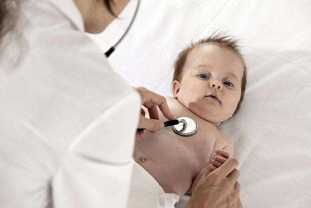 小孩子喝奶被呛到怎么办,小孩喝奶被呛到