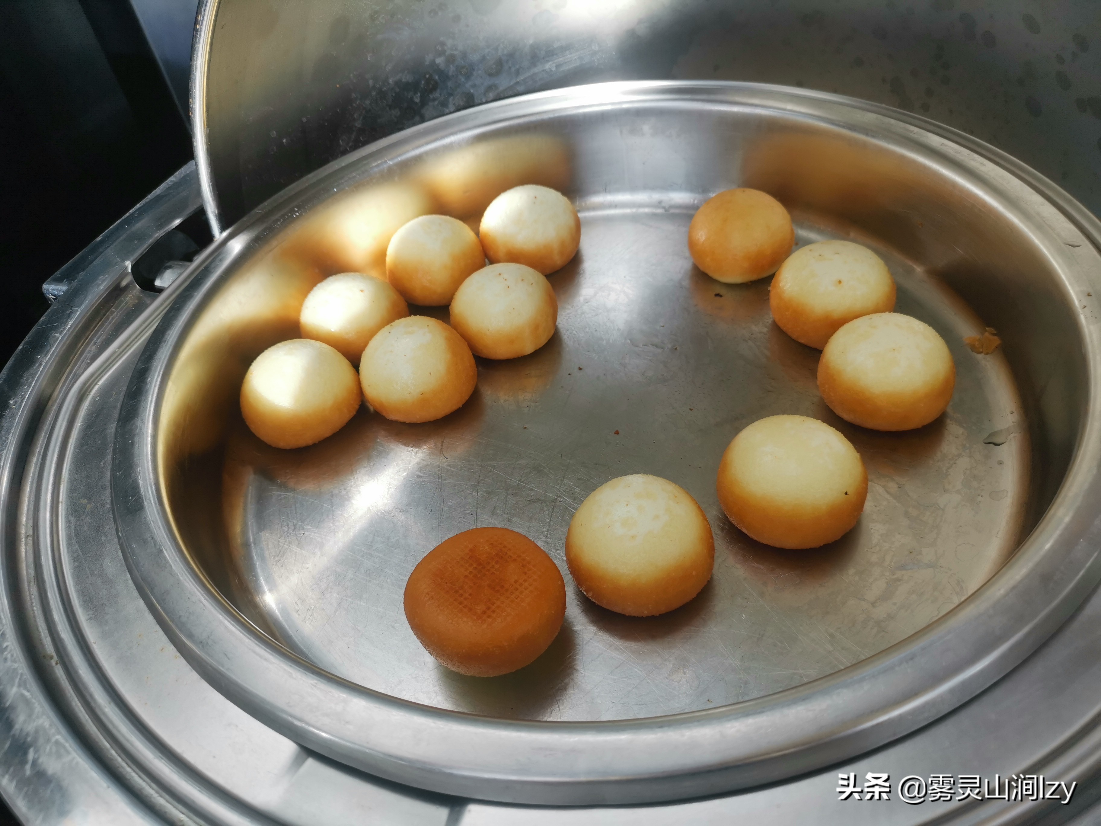 蓝天白云下的雪域高原布达拉宫,蓝天之下日光之城简介