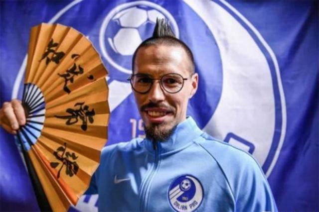 大连人郑龙照片,大连人写真照片