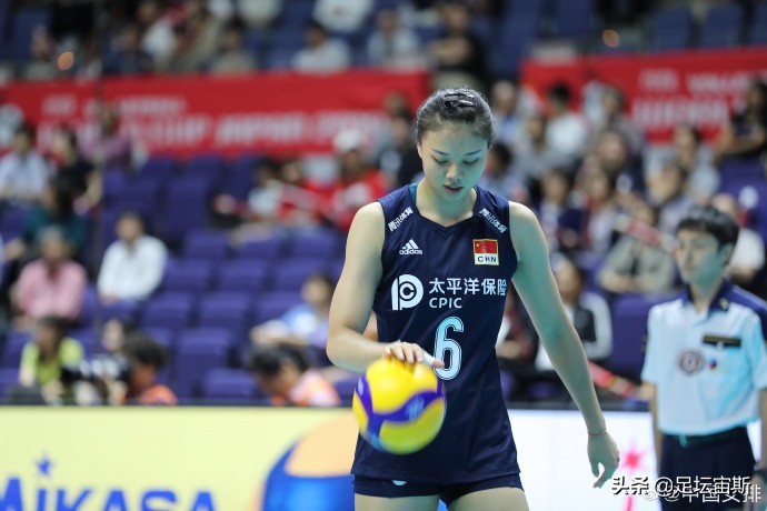 中国女排世联赛名单出炉朱婷回归,颜妮2022年世锦赛朱婷成就