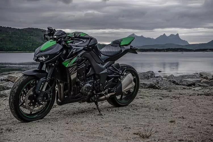 川崎大蟒蛇z1000机械增压,川崎大蟒蛇z1000