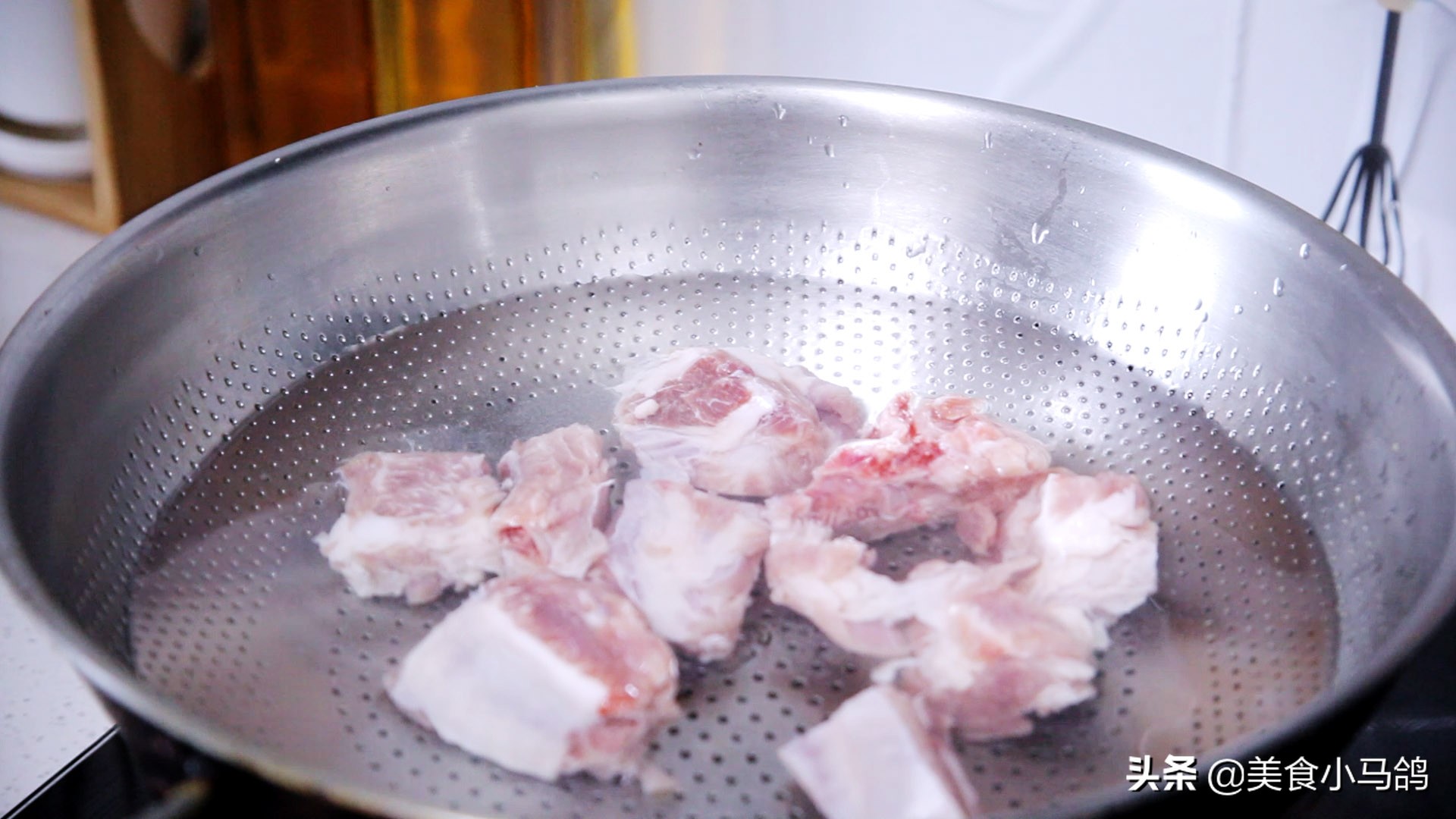 糖醋排骨如何烧出汁,糖醋排骨怎么熬制脱骨