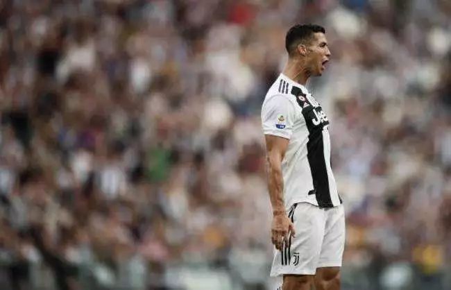 梅西和c罗霸气时刻,时隔12年c罗梅西对决