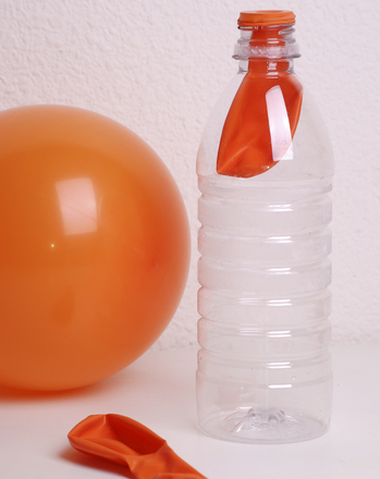 气球套瓶子科学小实验,用塑料瓶和气球变废为宝做成玩具