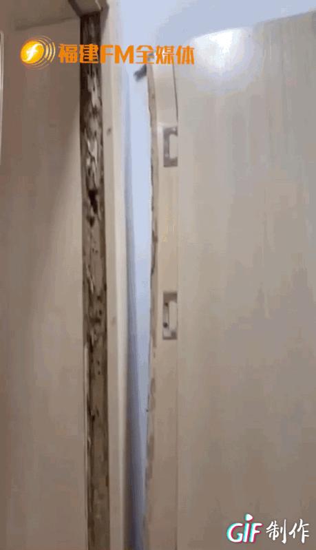 福州徐先生买的两扇门有“鬼”