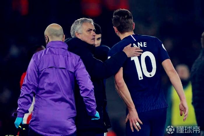 哈里凯恩算不算第一中锋,哈里凯恩大器晚成