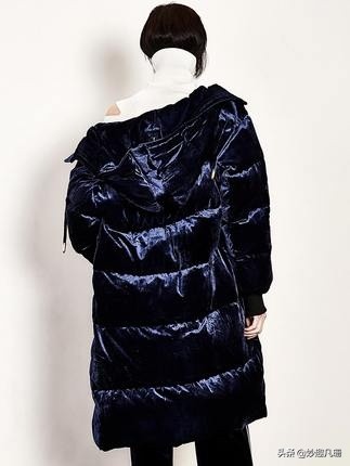 看一下各种羽绒服,好多好看的羽绒服