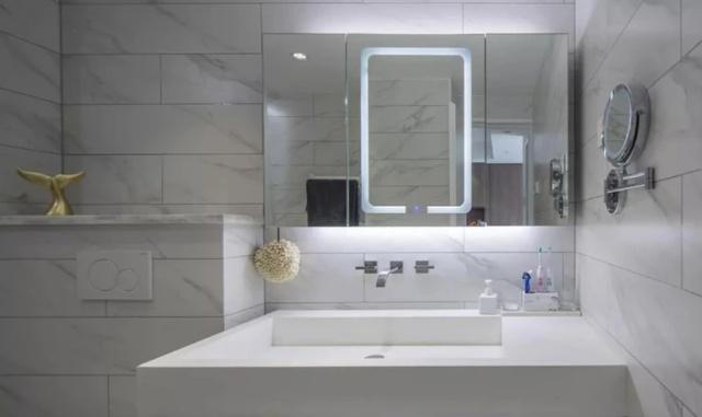 老婆把主卧阳台“内扩”1m宽！挤出阳光衣帽间，全屋太温馨！干货