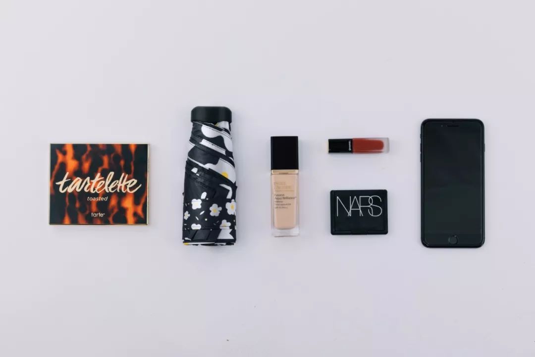 程潇白色珠光绸,程潇的美颜秘诀