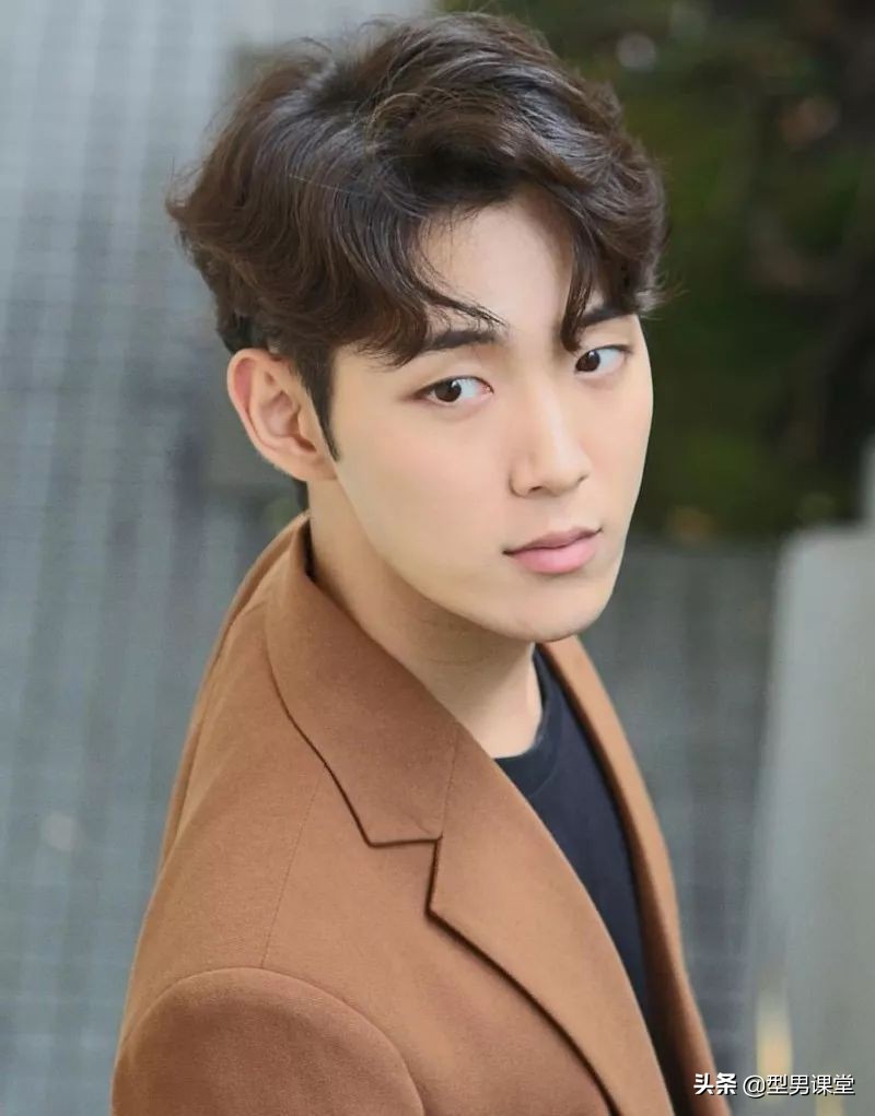 男生烫发三款建议,男生烫发的类型和效果