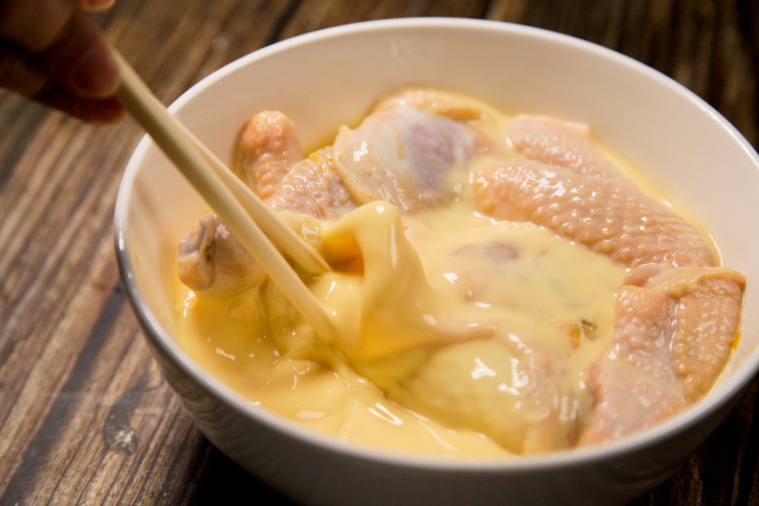 炸鸡一口一个韩国,炸鸡一口一个带酱料韩国版