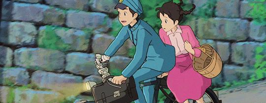 男生哪些动作暴露了他喜欢你,男生这几个小动作暴露他喜欢你