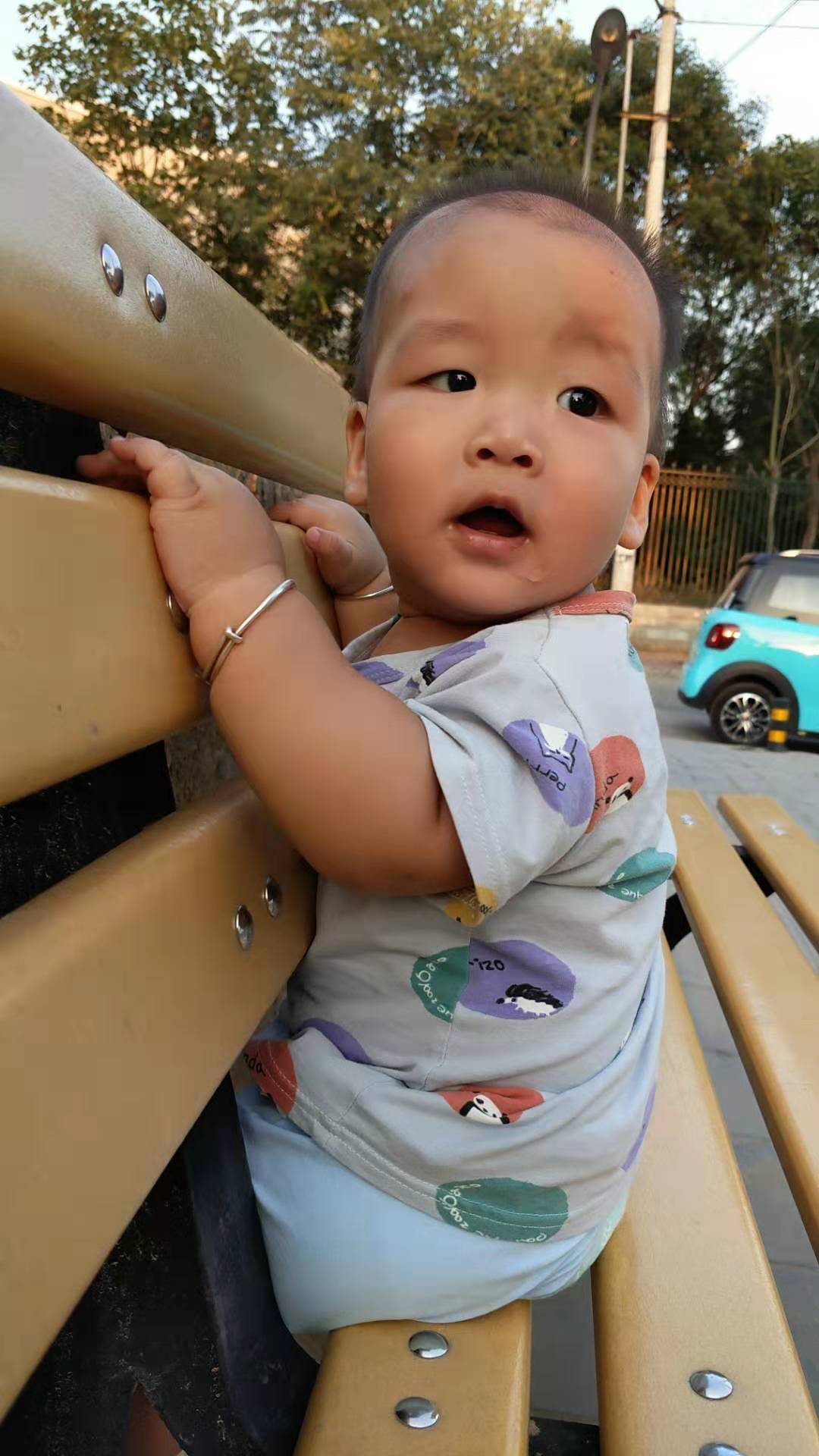 九个月宝宝发育训练,九个月的宝宝护理注意事项和辅食