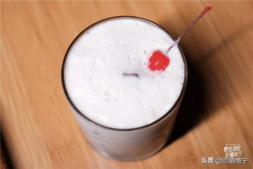 江北大道一家“特别”的酒吧，走进去发现全是外国人