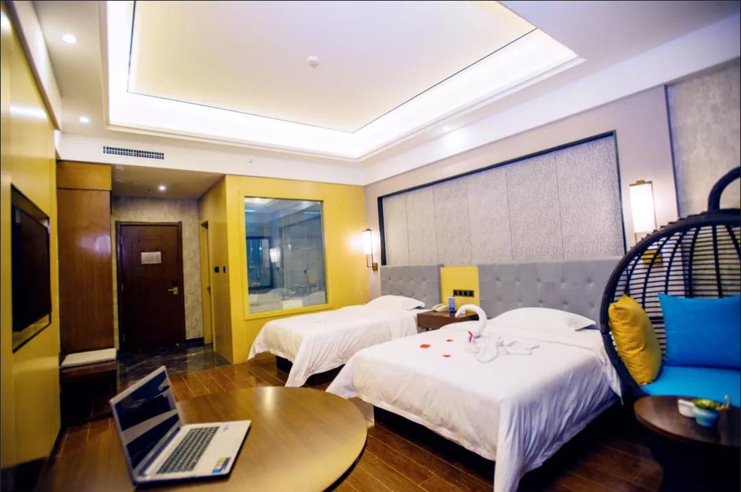 为什么酒店前台工资那么少,酒店前台工资一般多少钱一个月