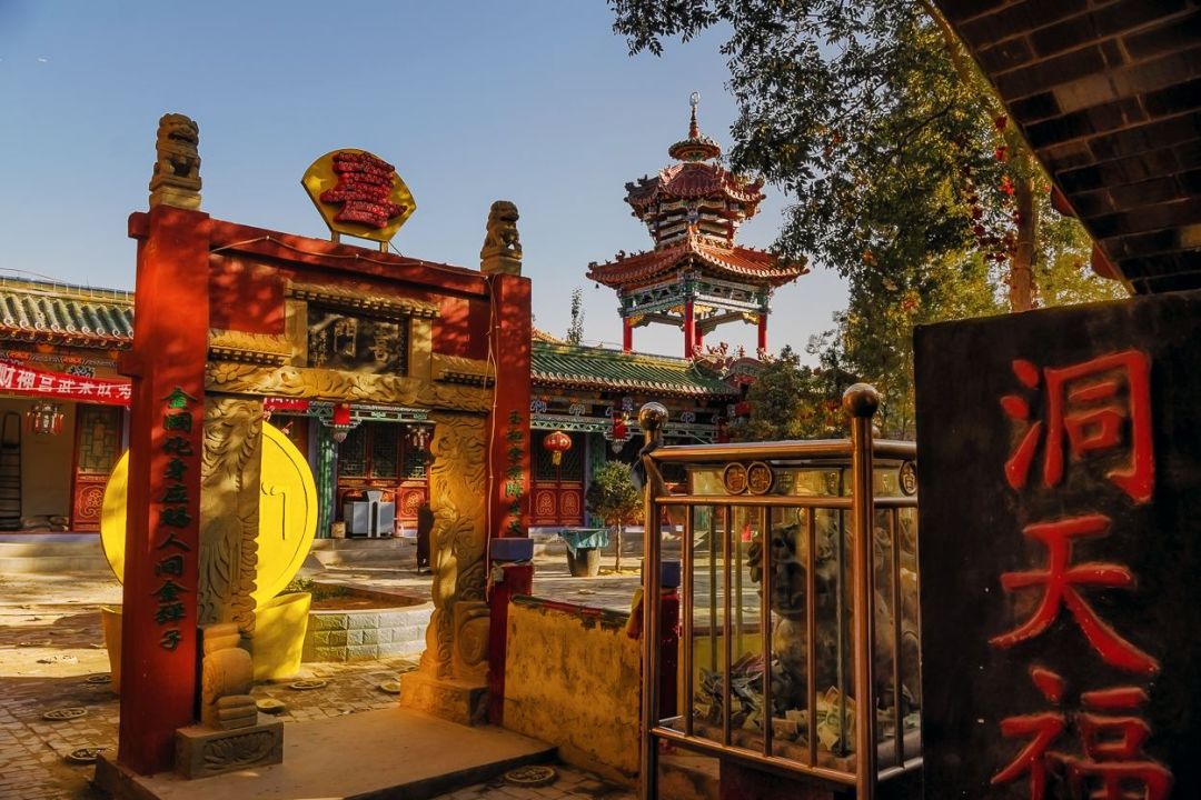 财神爷有多少人供奉现在,家里供的财神爷好几年没灵验了