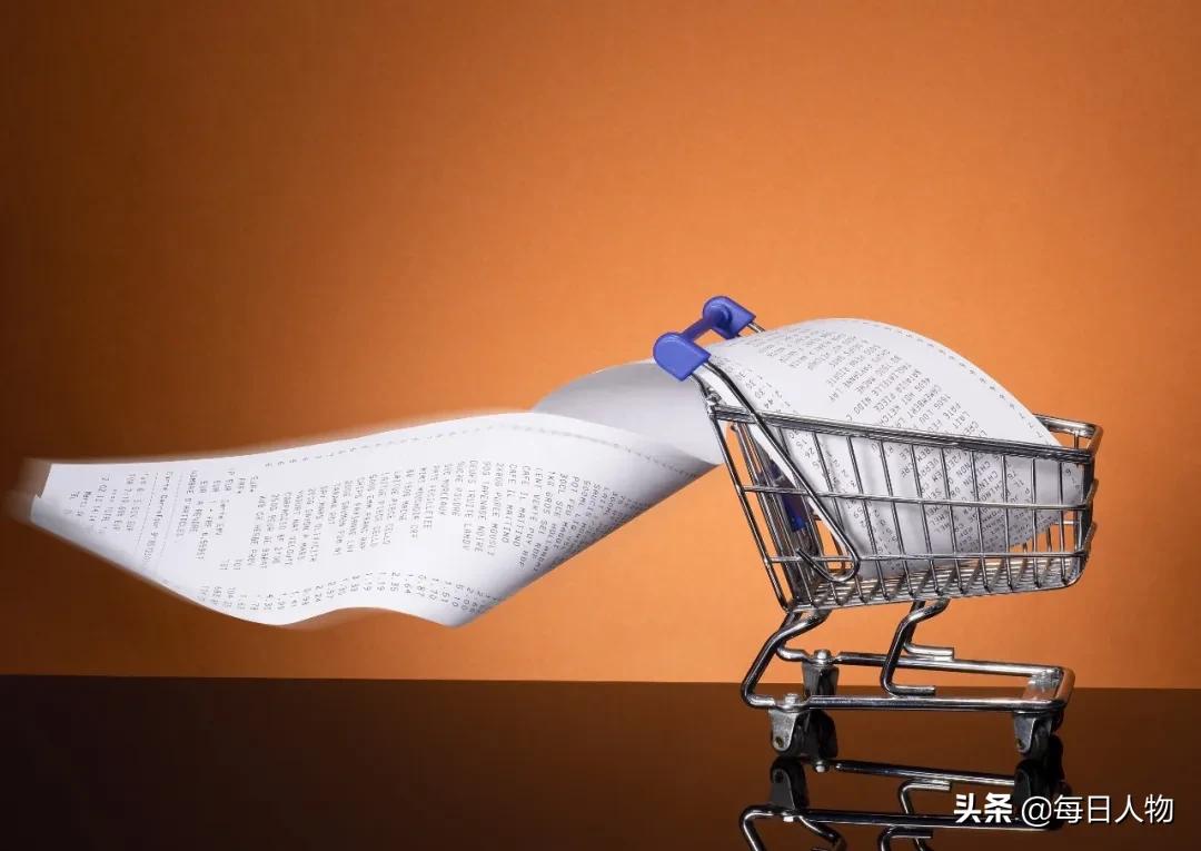 一千块买口罩，三千块买睡衣，疫情期间的女性账本