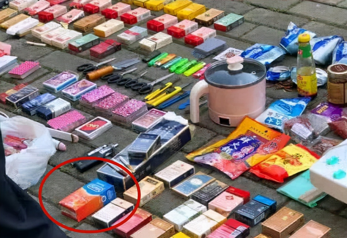 大学生宿舍查出违规用品,高校宿舍违规用品