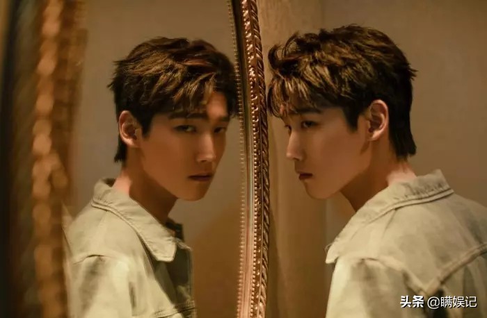 当红男明星与北电女学生电梯亲热激战，不顾旁人眼光