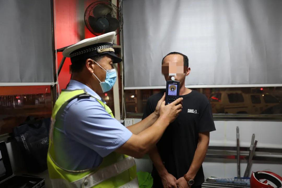 警方大清查一夜抓获20多人,汕头潮南统一清查行动