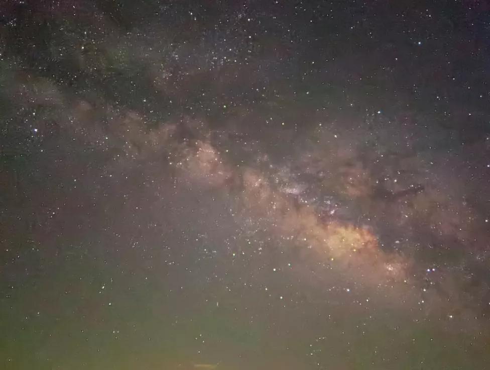 手机能拍摄银河吗,手机拍银河用主摄还是广角