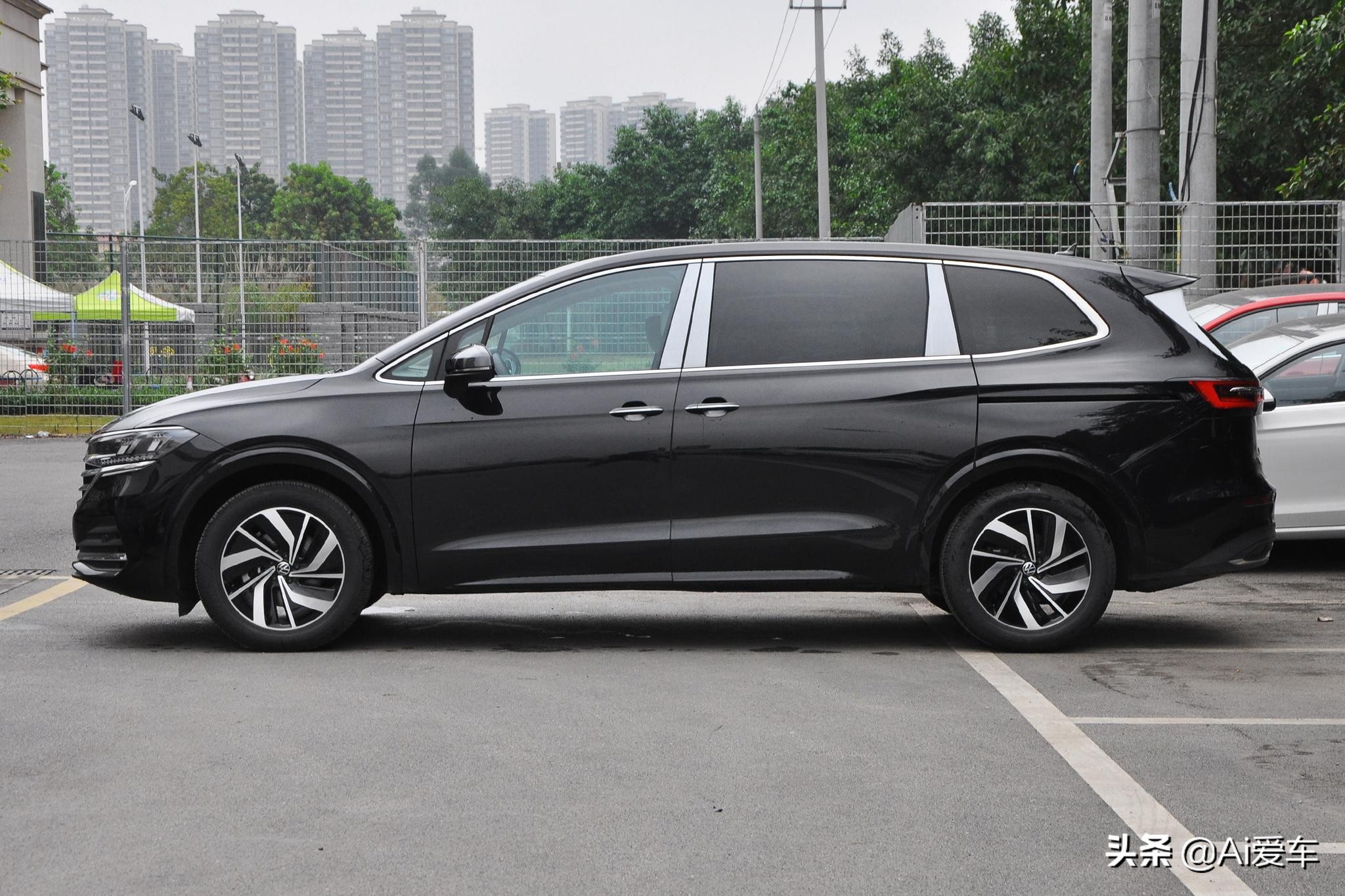 大众七座mpv威然多少钱,上汽大众七座MPV威然