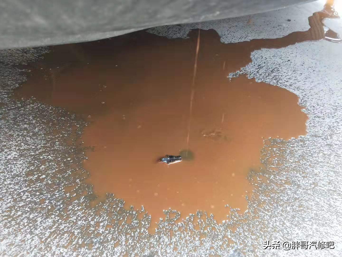 暖风防冻液怎么清洗,防冻液用了一段时间没颜色了