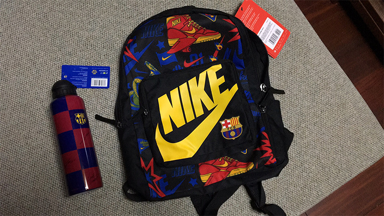 梅西8座金球专属战靴,梅西15周年足球鞋哪买得到正品