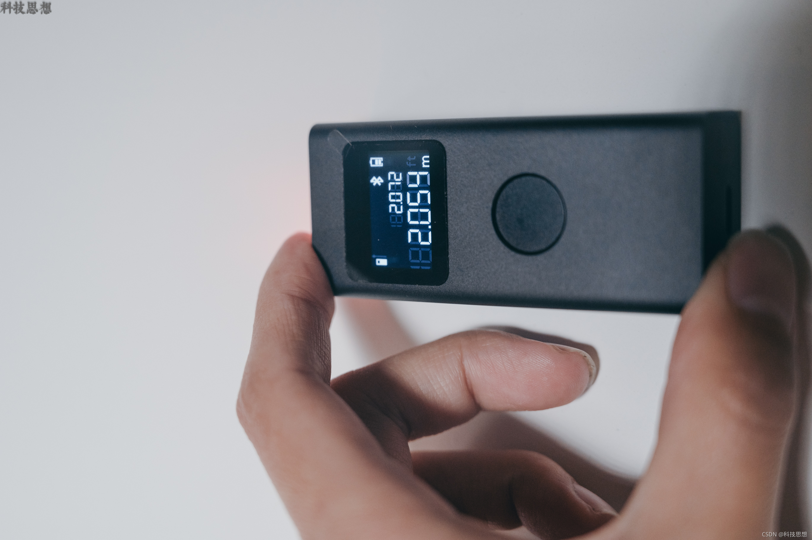 米家智能激光测距仪简单使用评测,米家智能激光测距仪一人就能测量