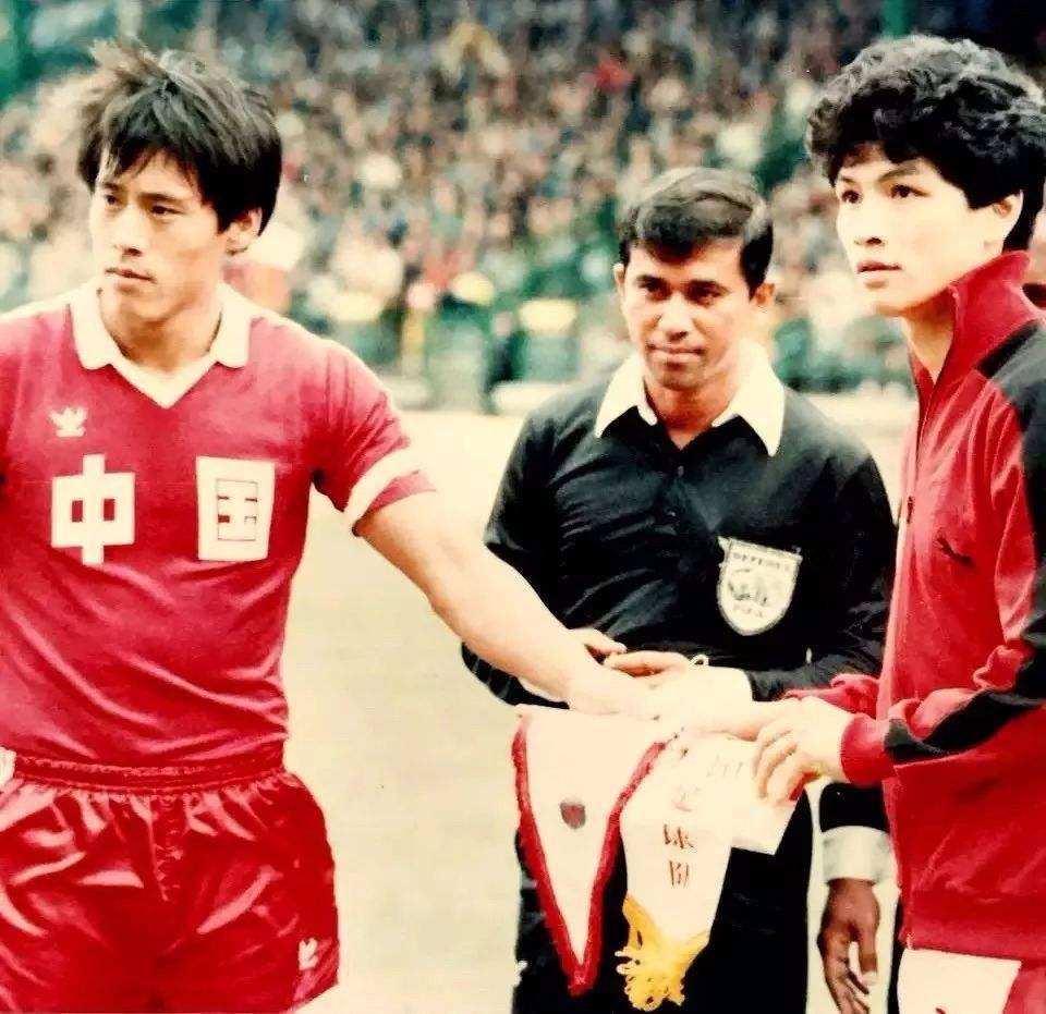 津门头号球星,80年代赴荷兰踢球,喊出“是男子汉就要踢足球”