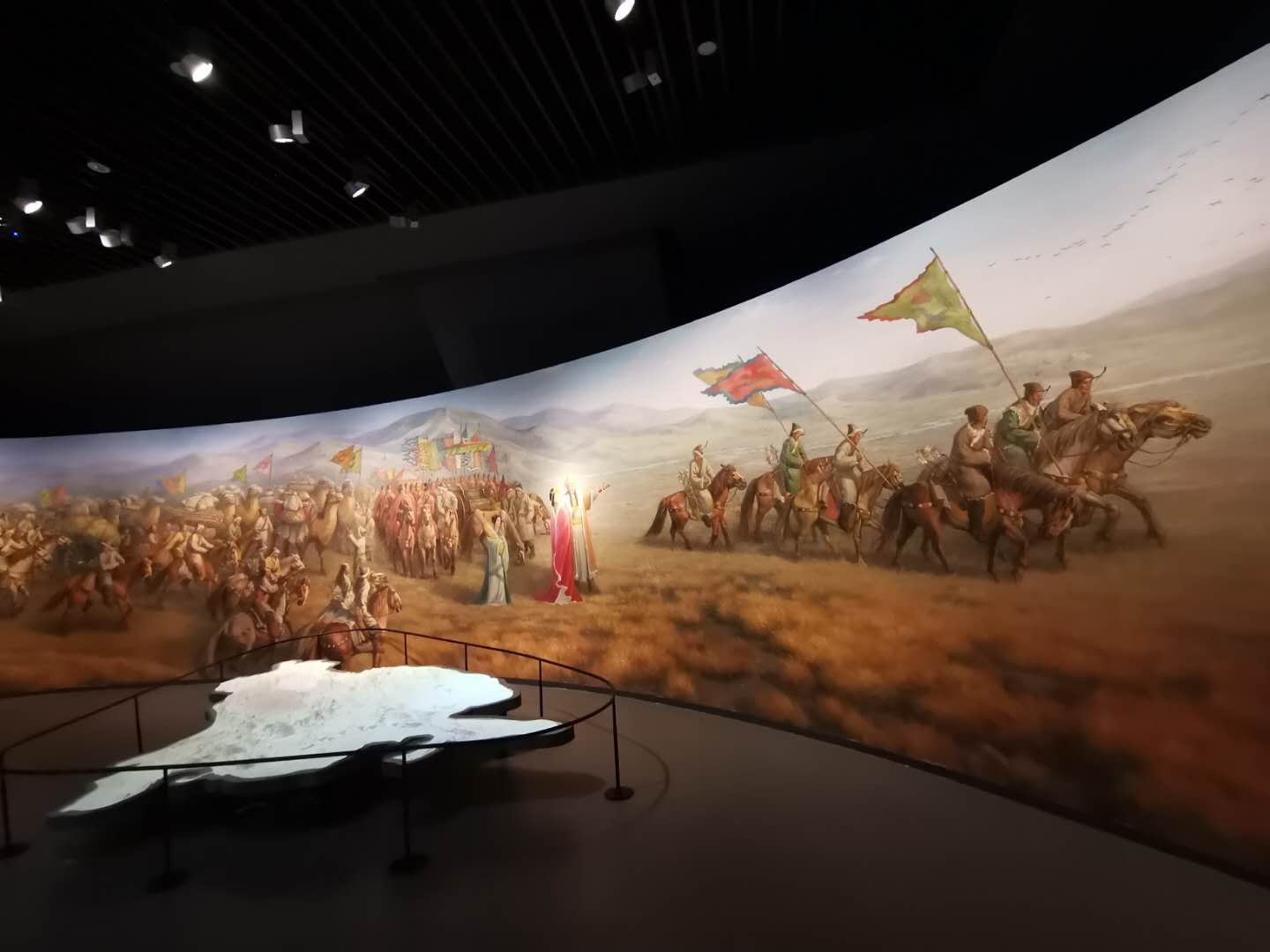 呼和浩特昭君博物院:中外驰名西汉古墓――昭君墓