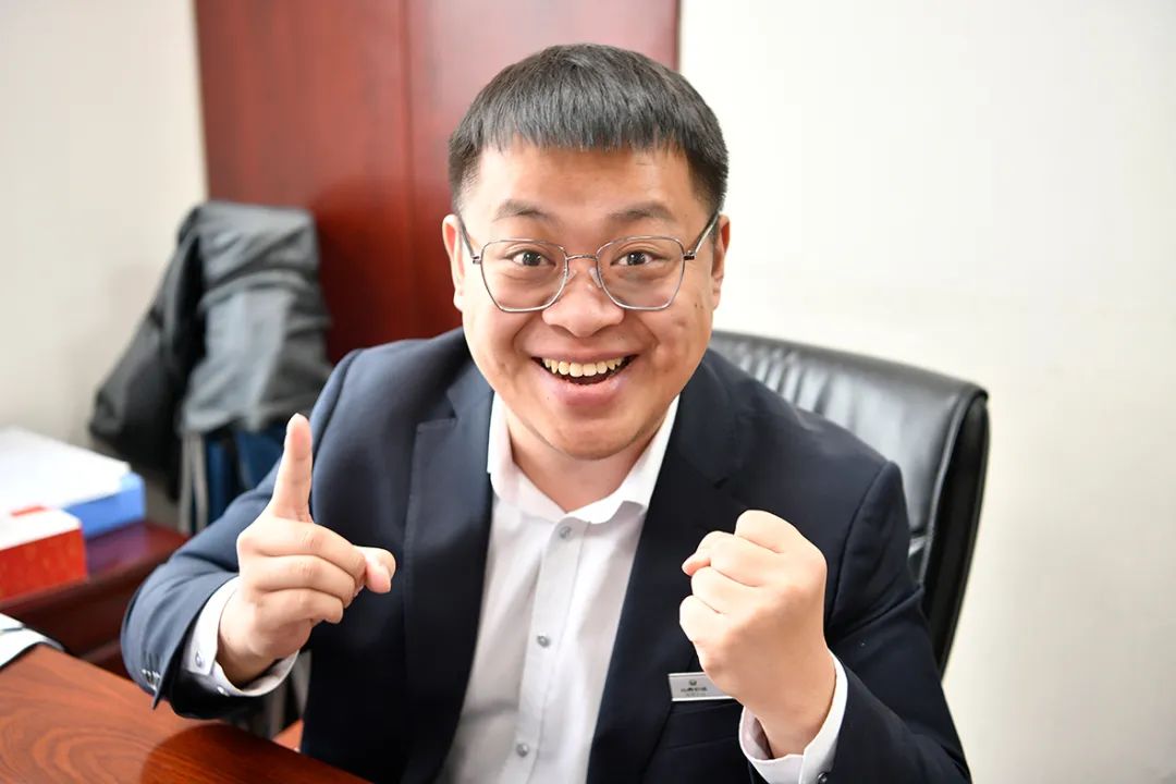 存款突破10000亿元！表情包带你分享山西农信人的激情和喜悦