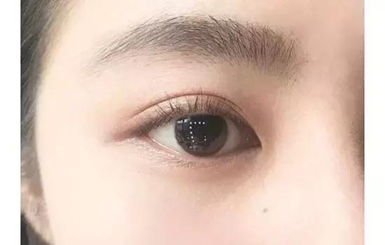 夹睫毛正确方法教程,睫毛夹睫毛怎么做才能好看