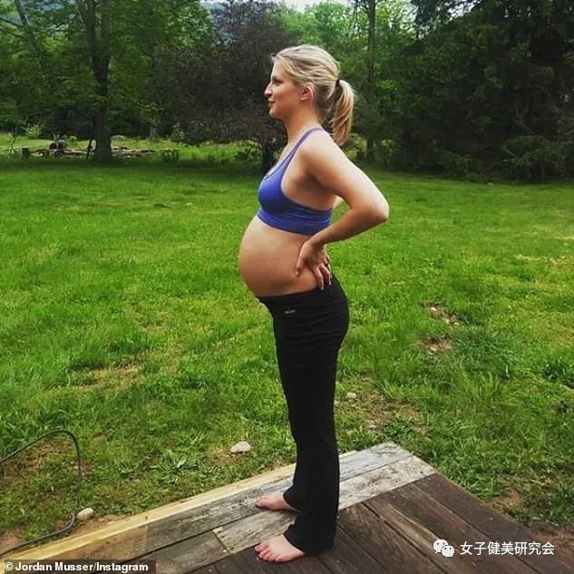 当人们看到健美小姐发出哺乳照,他们吓坏了(上)