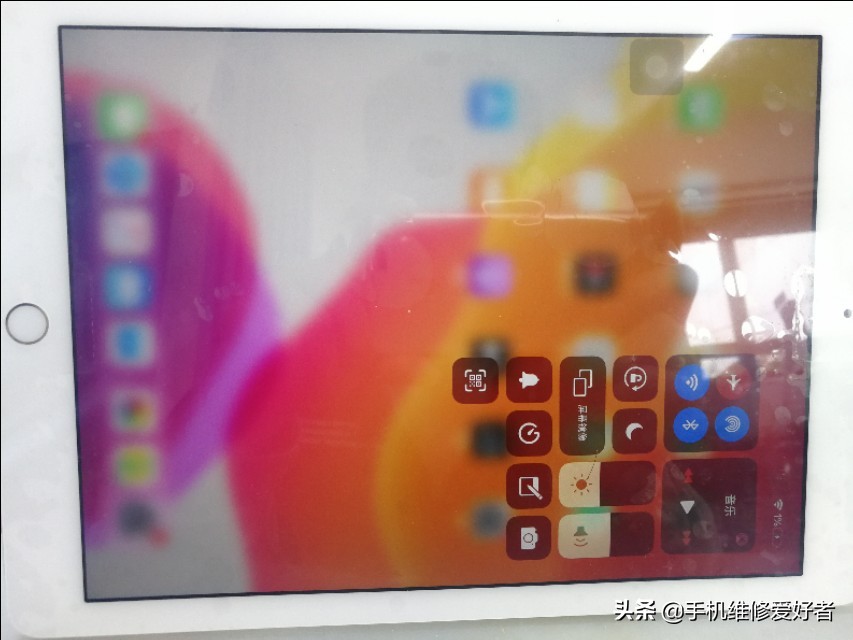 ipadair2没有静音键,ipadair2没有轻点唤醒吗