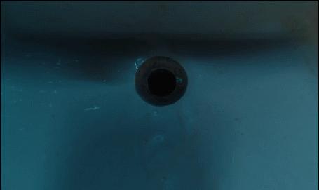 唐人街探案3夜晚一个人关灯,唐人街探案开灯关灯