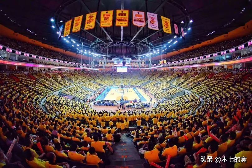 *东王广**朝圣地，苦等举鼎的东莞篮球中心